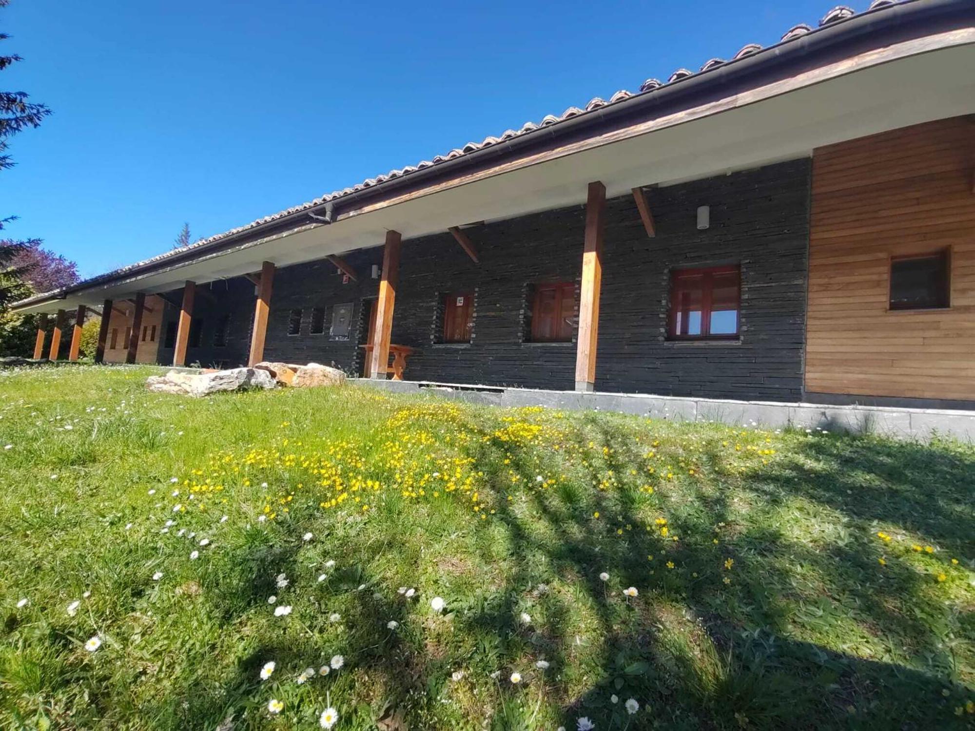 Kyomu Resort Hostel Velilla del Rio Carrion Ngoại thất bức ảnh